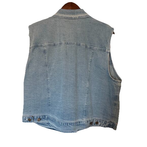 Jones New York Light Wash Denim Vest Button Front Sleeveless Pockets 16W - Picture 2 of 9